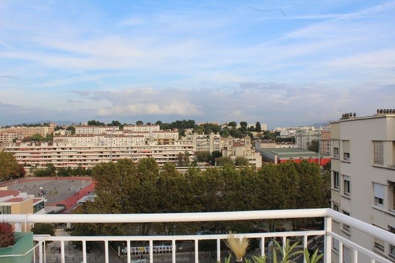 appartement 2 Marseille 5 Avenues  Vaste type 2 avec terrasse INDISPONIBLE